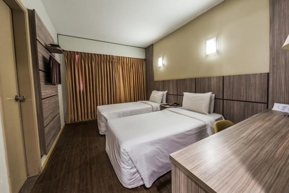 DELUXE, TWIN BEDS