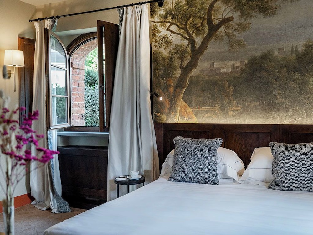 غرفة سوبيريور بسرير كينج، Castel Monastero 2/5