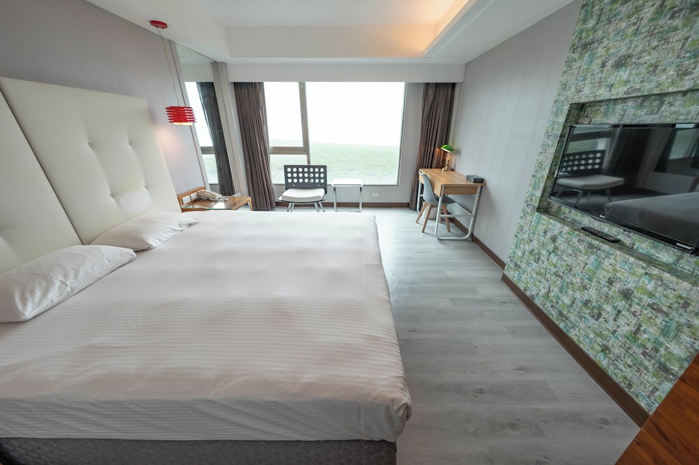 See S Revert Hotel 24/53