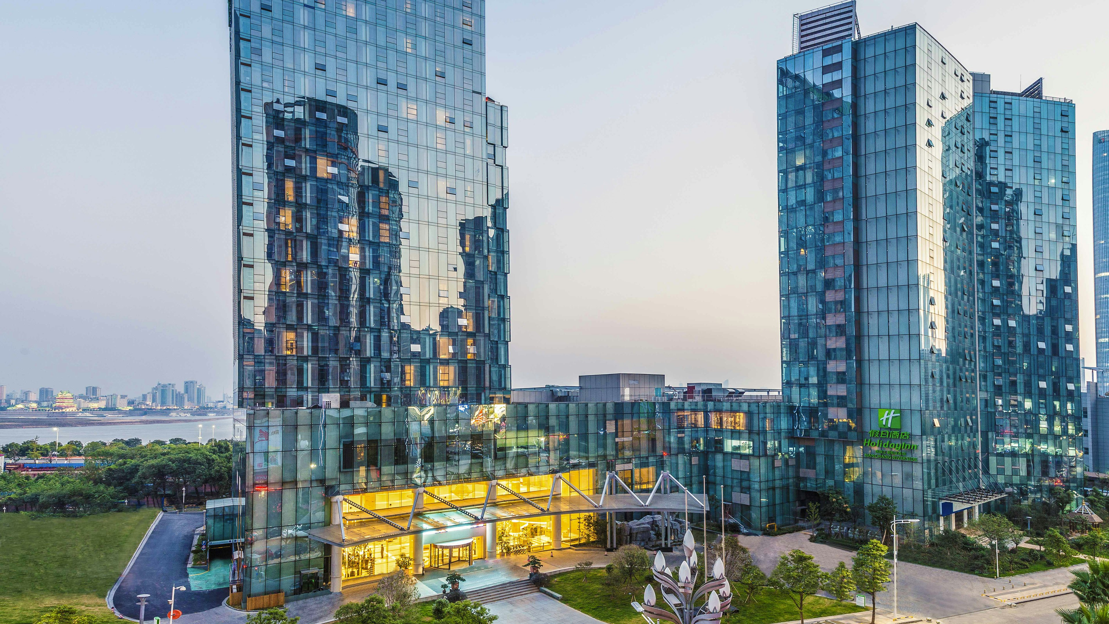 Holiday Inn Nanchang Riverside 5/50