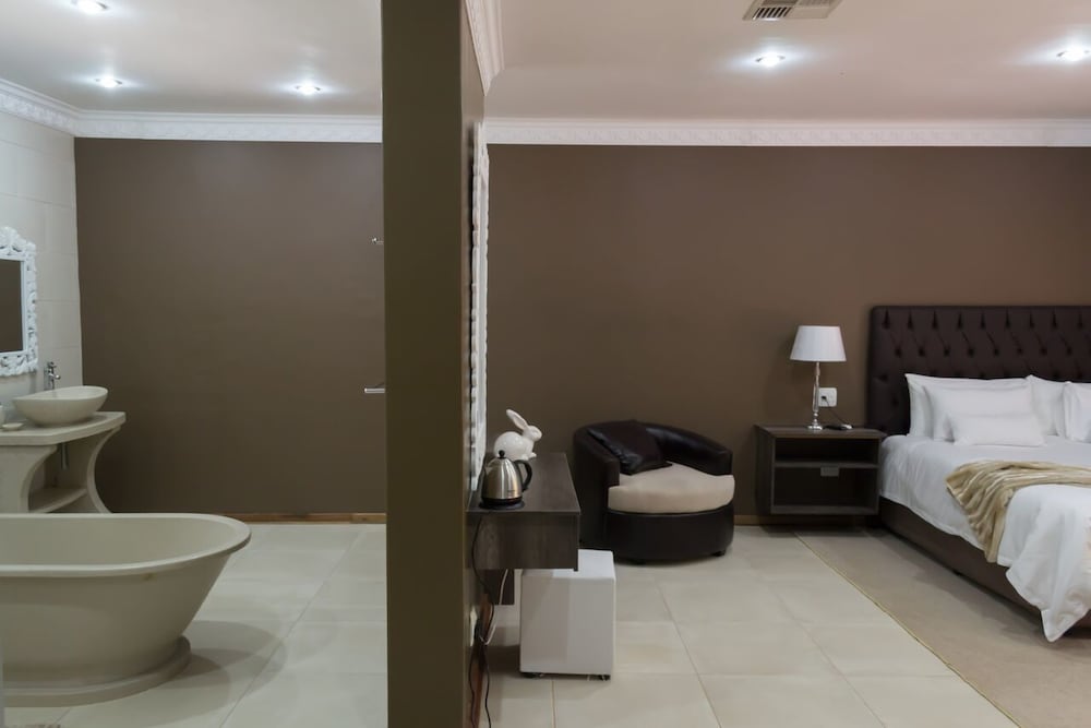 Tuscany Boutique Hotel 50/50