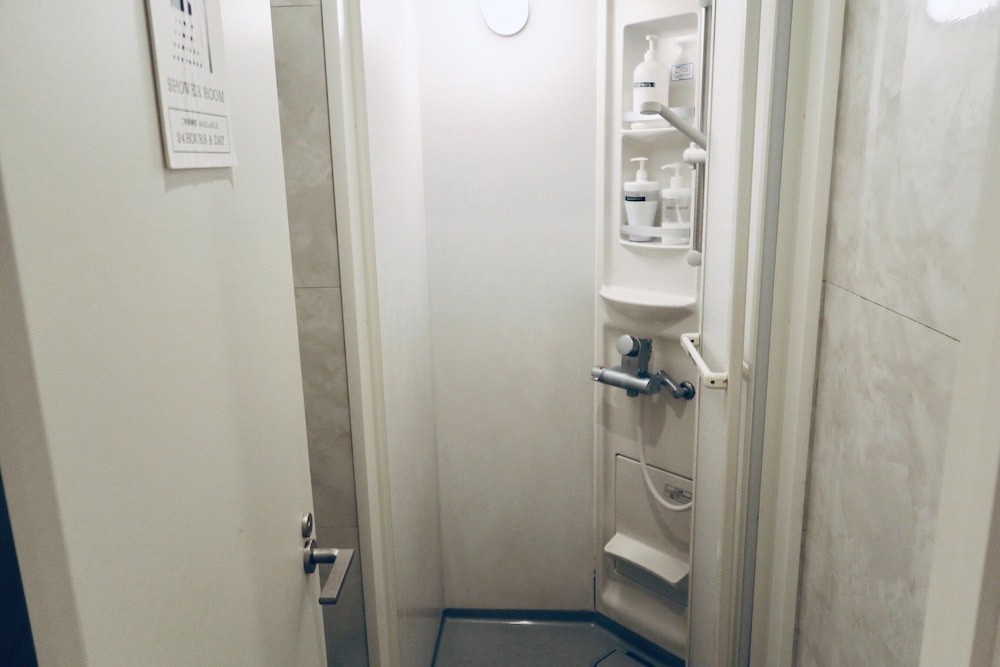 Kangaroo Hotel Side B 12/63