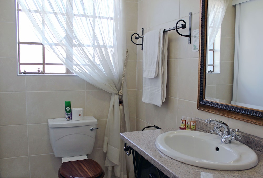Afrique Boutique Hotel O.R. Tambo 48/50