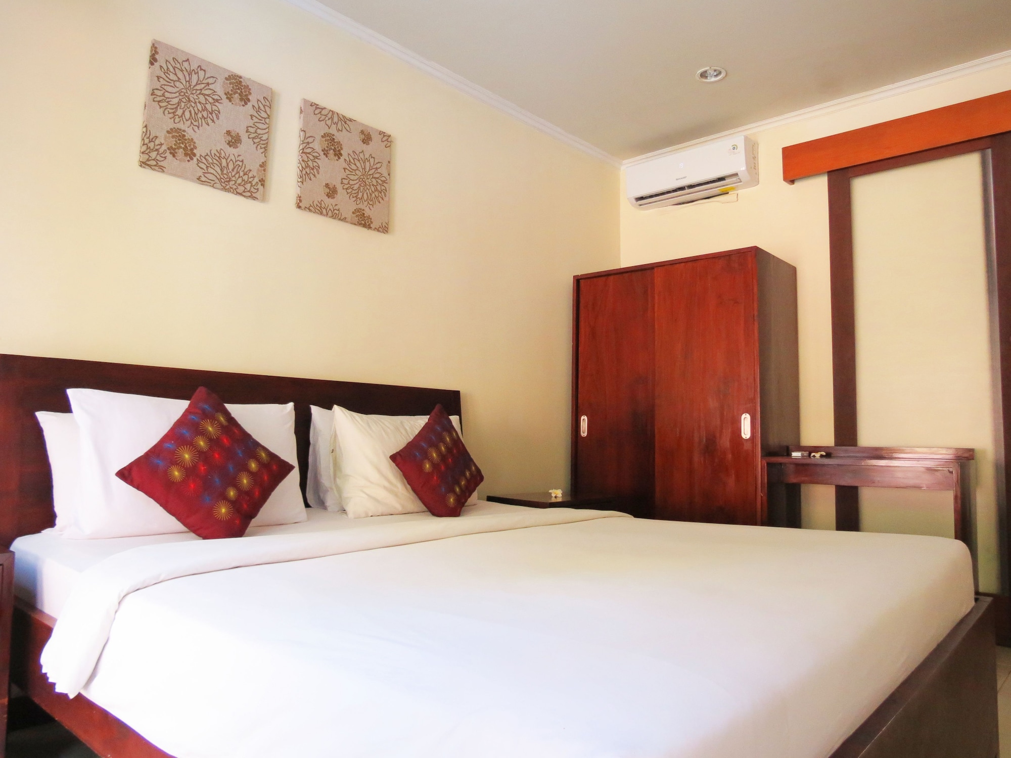 1 BEDROOM
