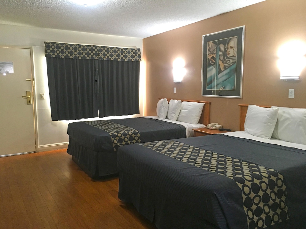 Room, 2 Queen Beds