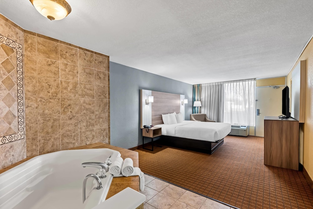 Quality Inn Fort Dodge 59/59