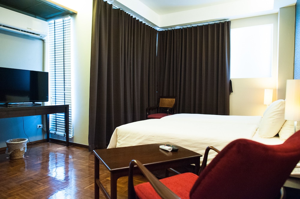 BAAN SILOM SOI 3 33/51
