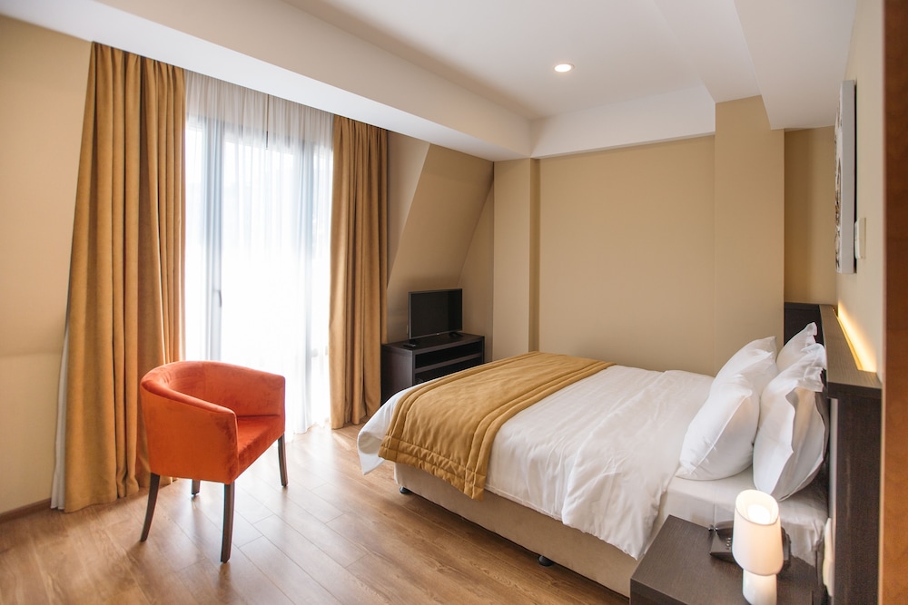 Sephia Hotel 11/44