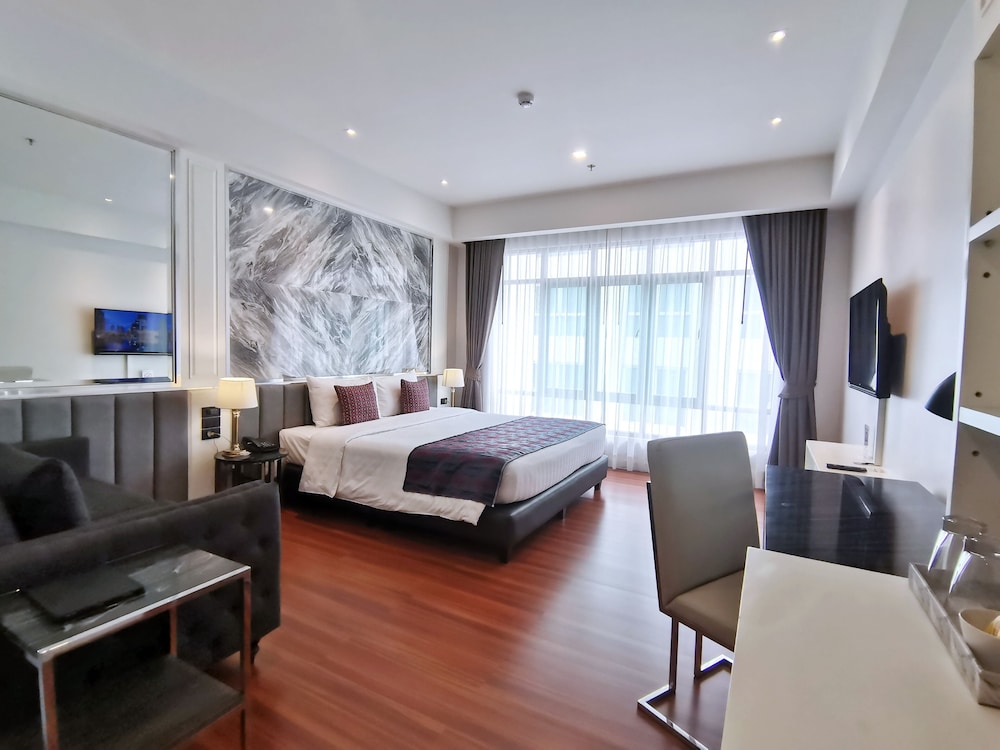 The Bless Hotel And Residence 38/80