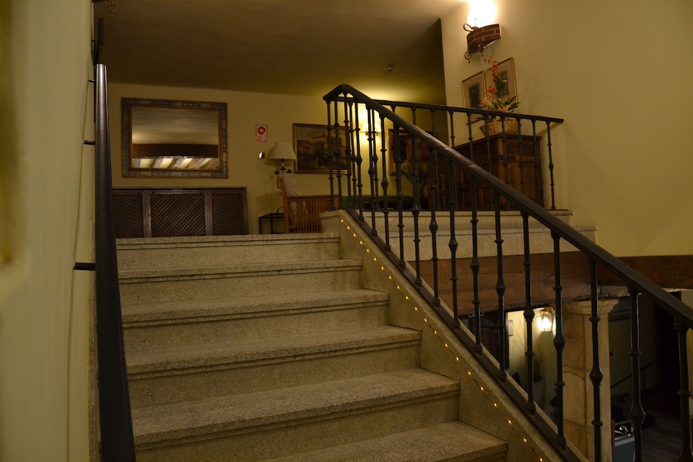 Parador De Benavente 33/63