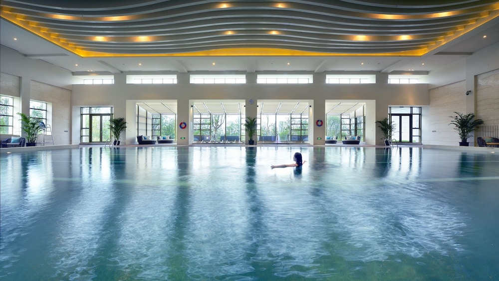 Jinji Lake Grand Hotel Club 12/57