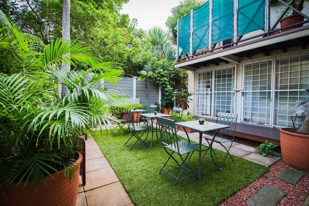Musgrave Avenue Guest Lodge 38/46