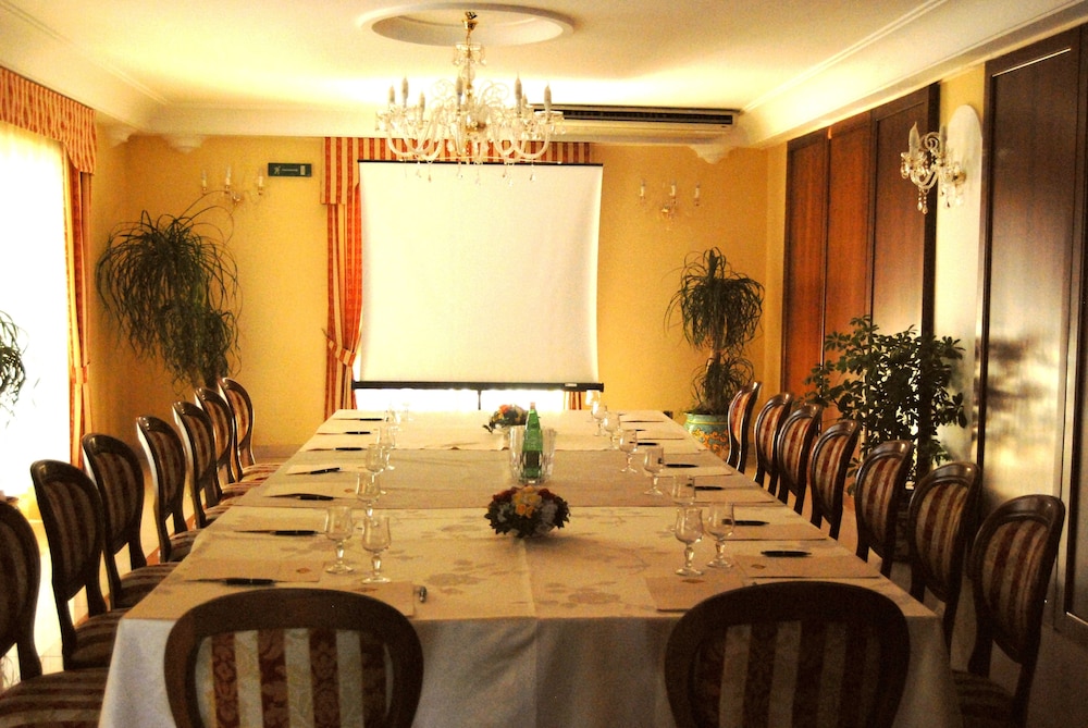 HOTEL RISTORANTE DONATO 61/73