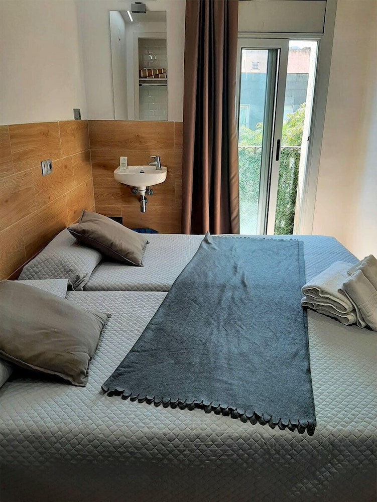Hostal Sant Ramon 10/28