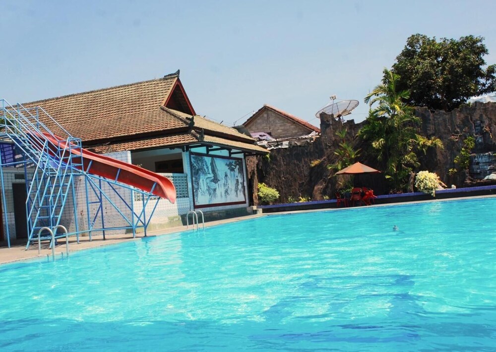 Berlian Abadi Hotel 3/55