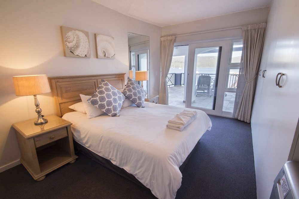 Apartment, 2 Queen and Twin Beds, Middle Floor، Laguna Grove 2/6