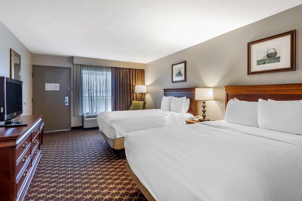 Quality Inn Near The Island Pigeon Forge 27/58