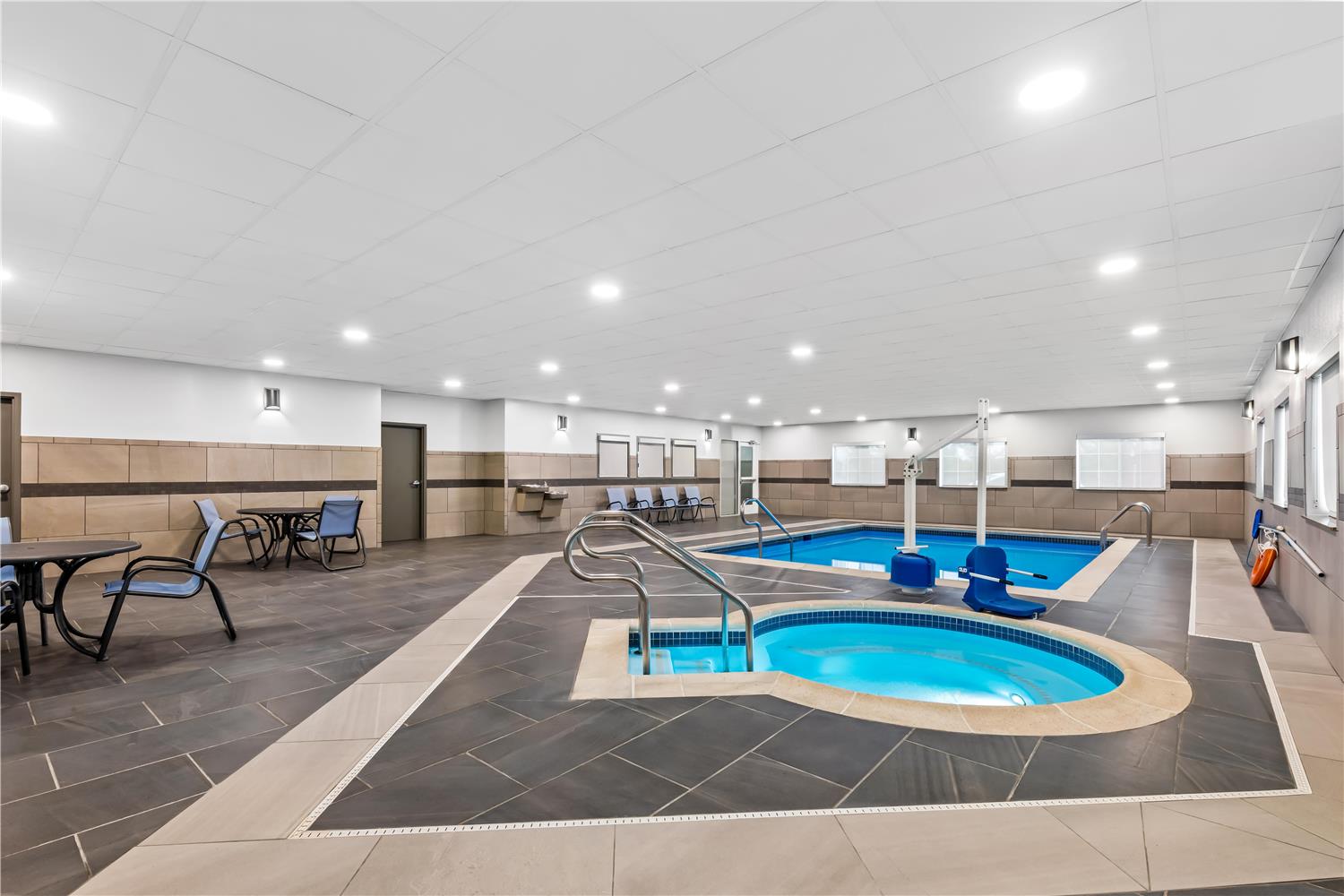 swimming pool spa