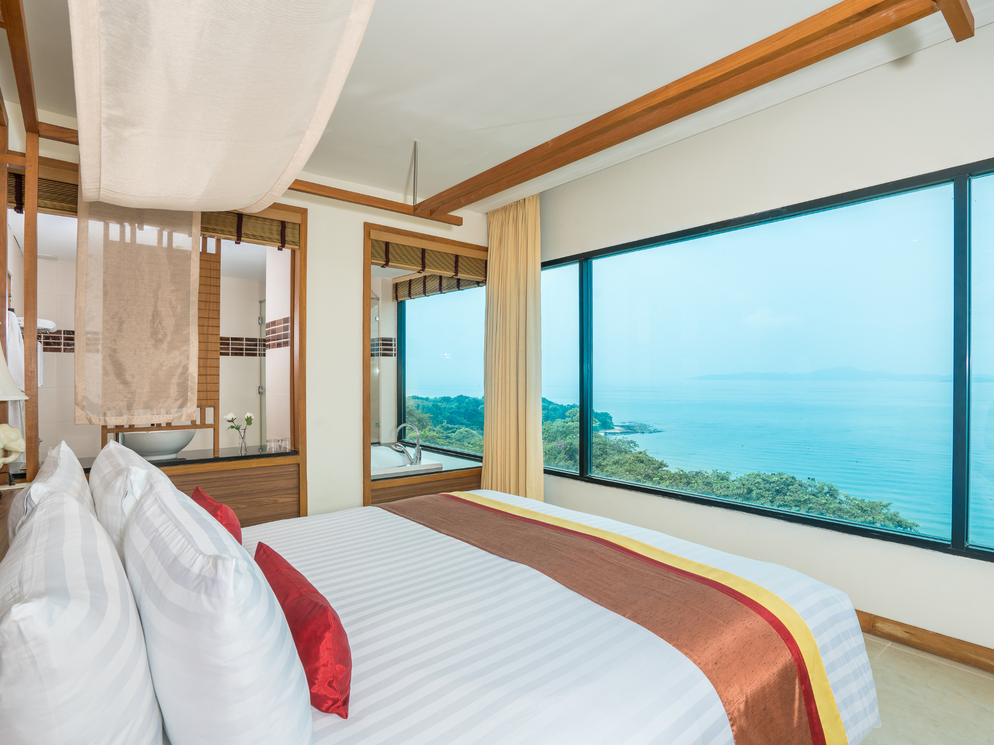 Suite, Ocean Front