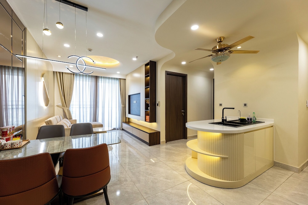 Midtown Premium Apartments 9/40