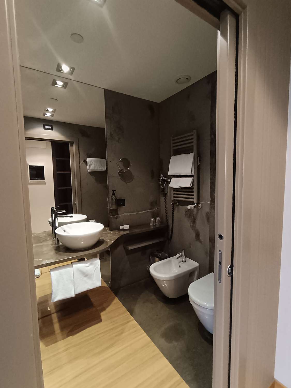Best Western Plus The Hub Hotel 53/53