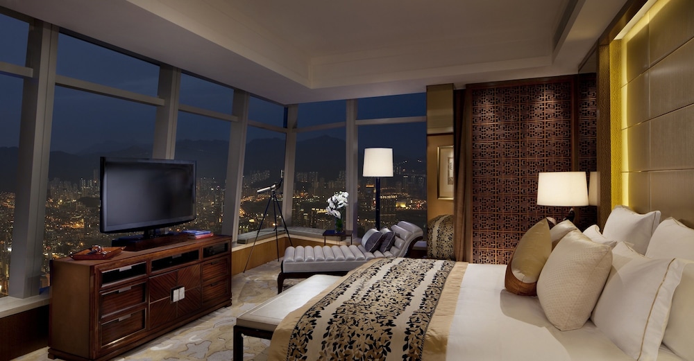 The Ritz Carlton Hong Kong 12/35