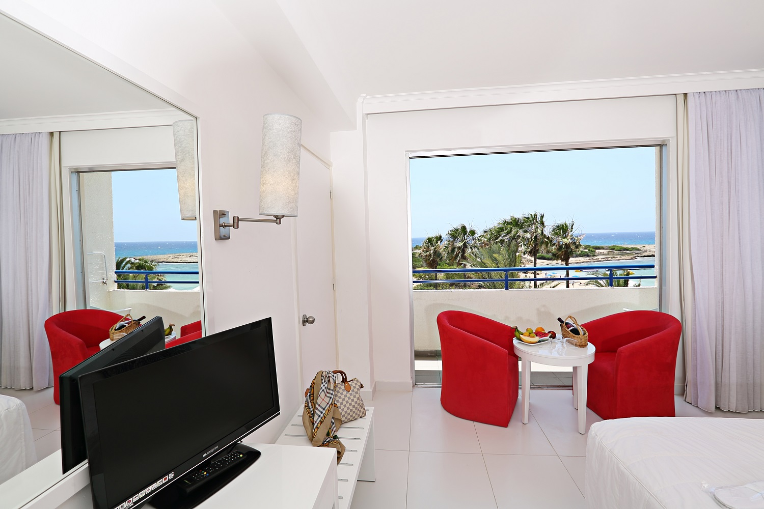 TWIN ROOM SIDE SEA VIEW