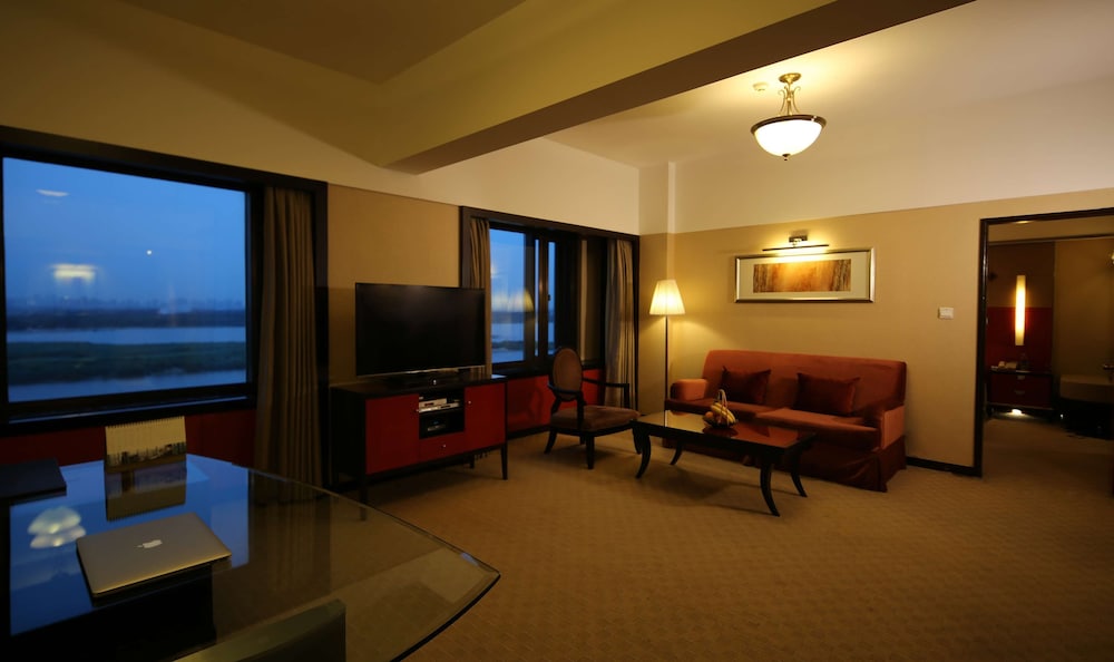 Shangri La Harbin 37/69