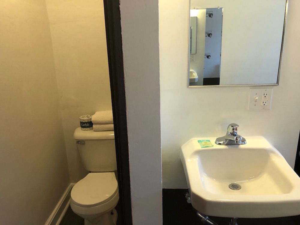 Chicago Getaway Hostel 45/50