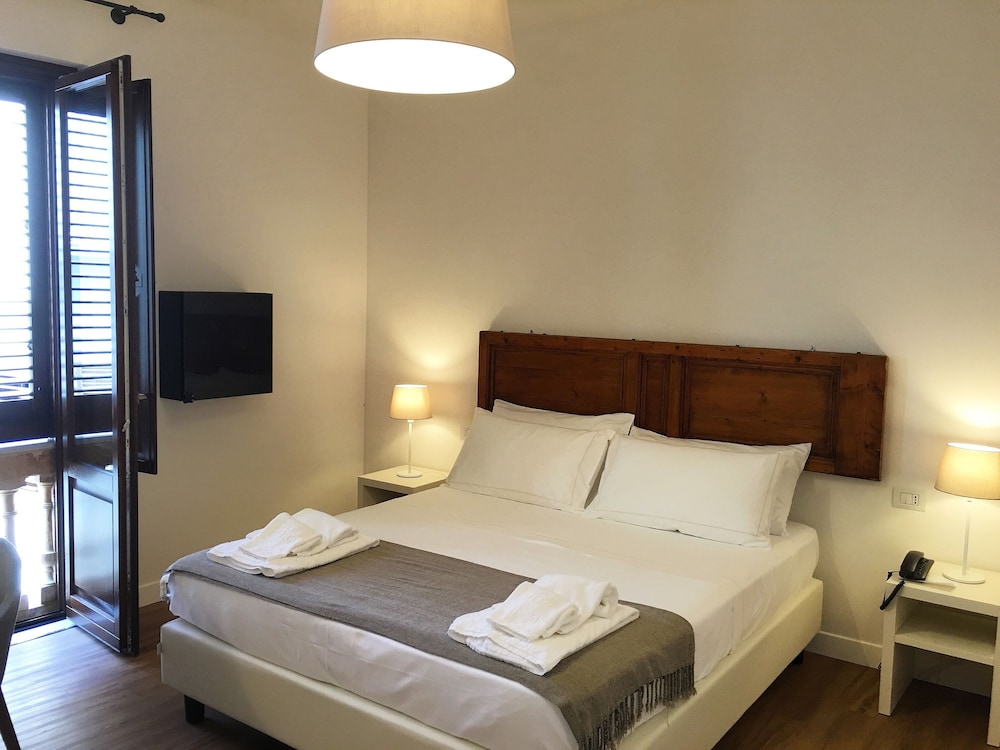 CLASSIC, DOUBLE BED, SEA VIEW