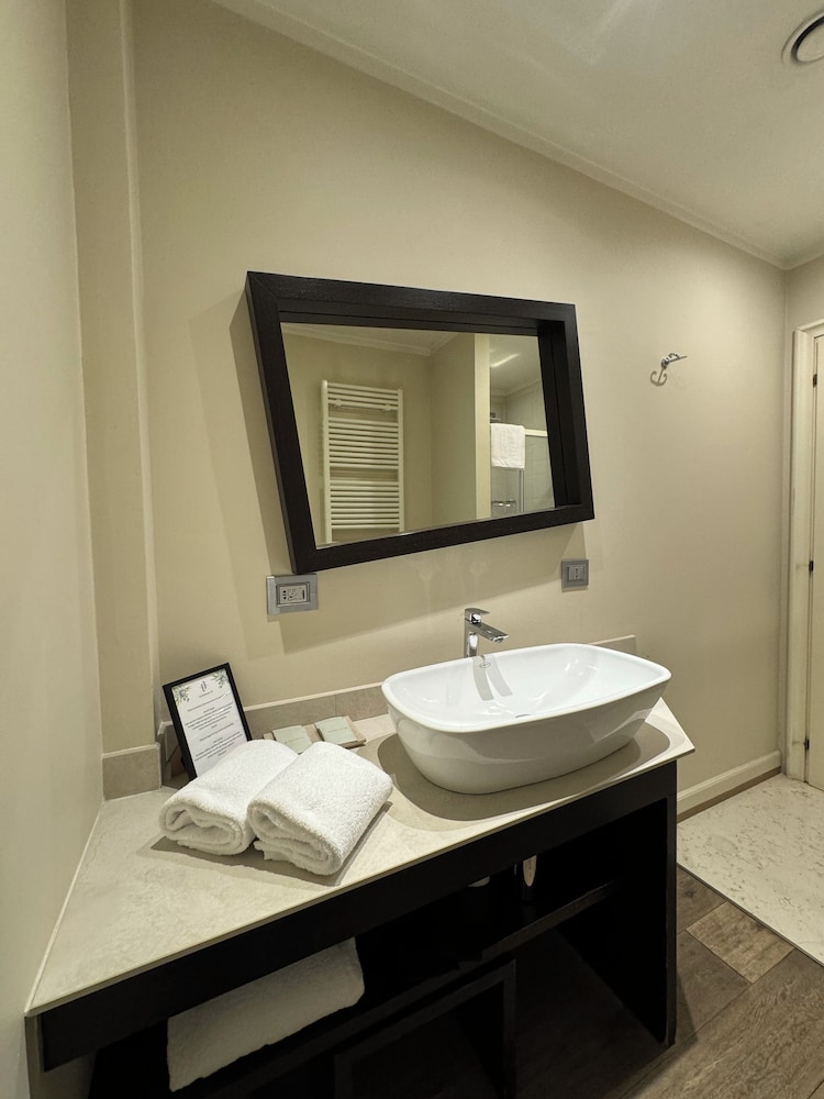 Superior, Twin Beds, Sofa, Town House 33 9/10