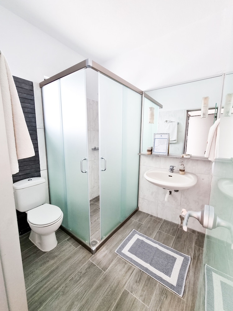 Penelope Hotel 30/30