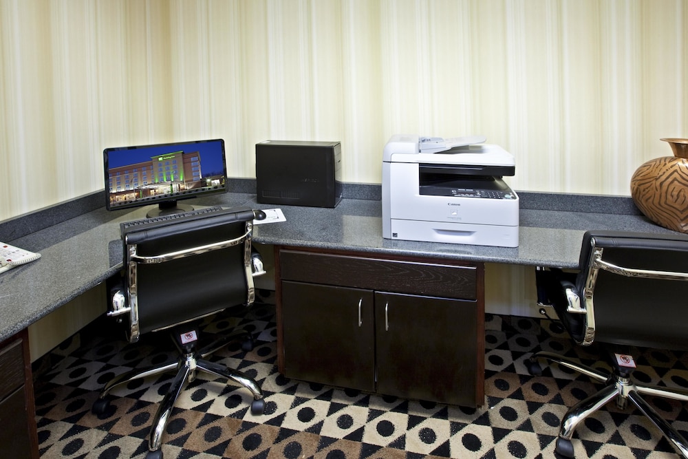 Holiday Inn Louisville Airport South 48/62