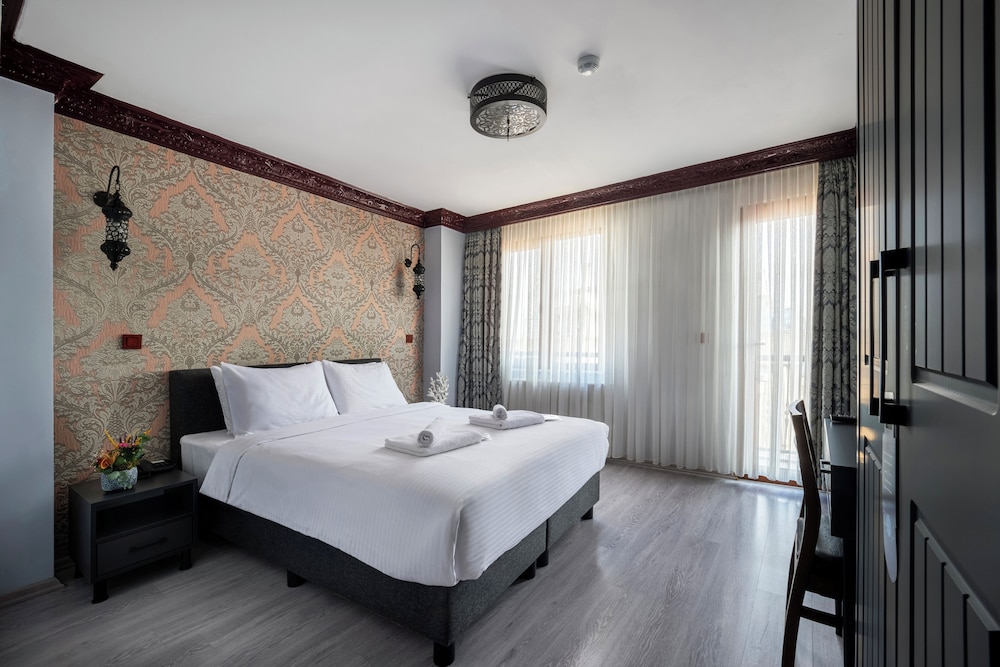 Mytra Hotel 12/50
