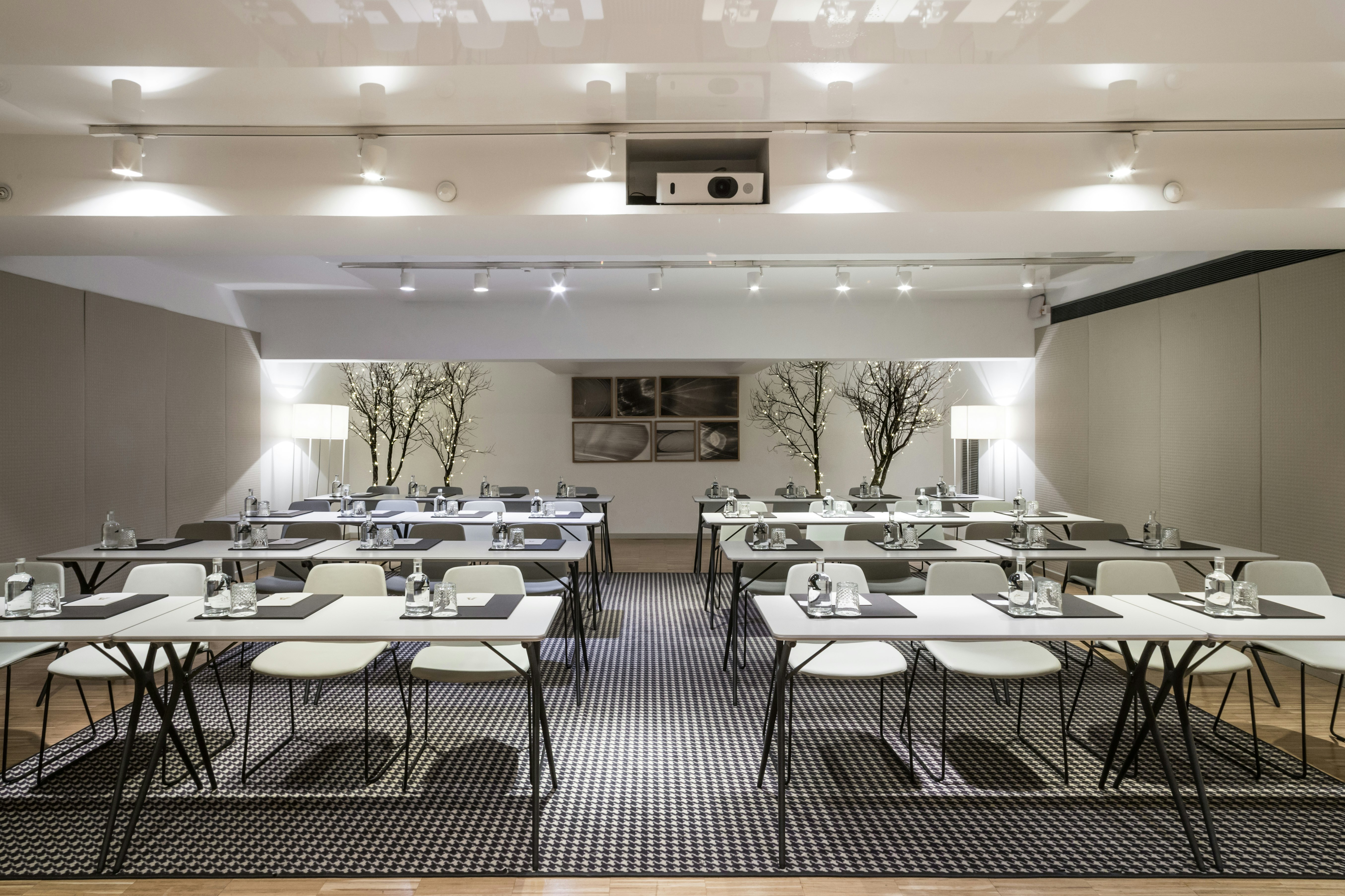 Alexandra Barcelona Hotel Curio Collection By Hilton 73/90