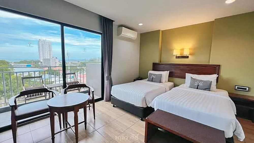 Olive Tree Hotel 12/50