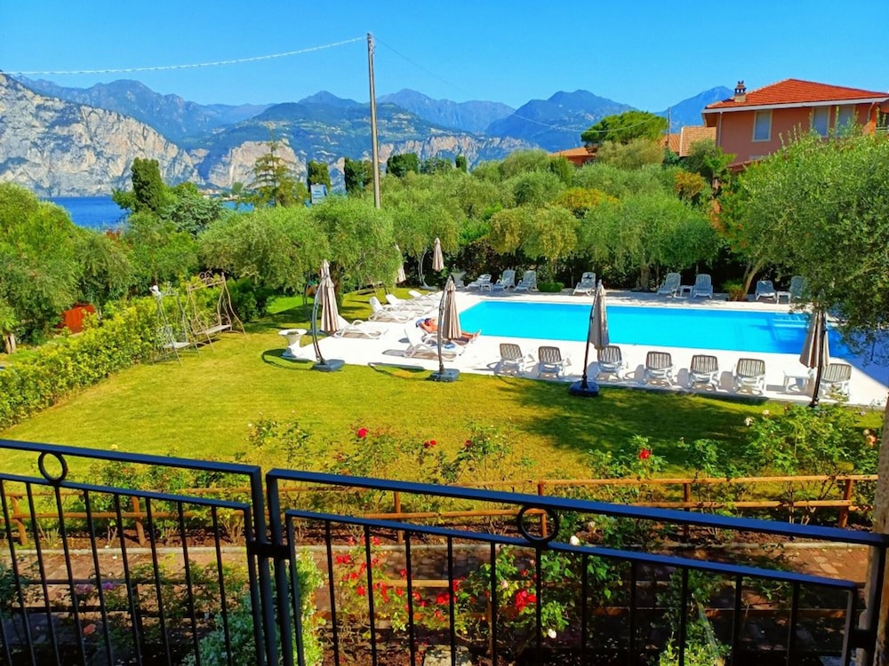 Villa Isabella Hotel & Residence 42/50