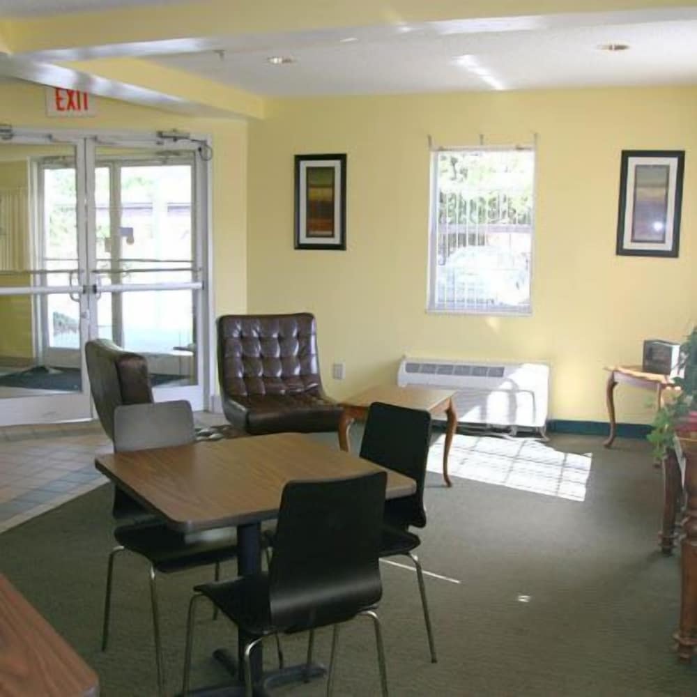 Motel6 Charlotte, NC - University 35/45