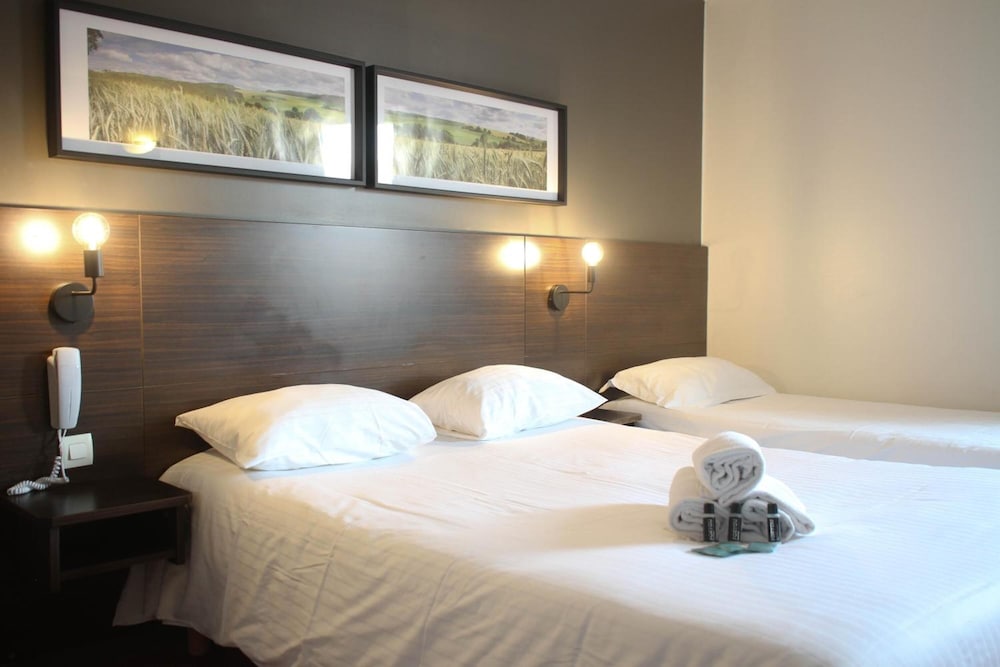 Orly Superior Hotel 17/57