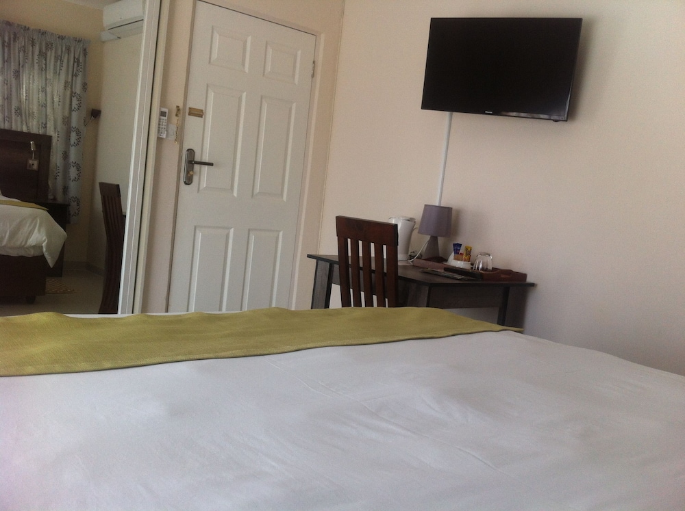 First Avenue Guest House 14/19
