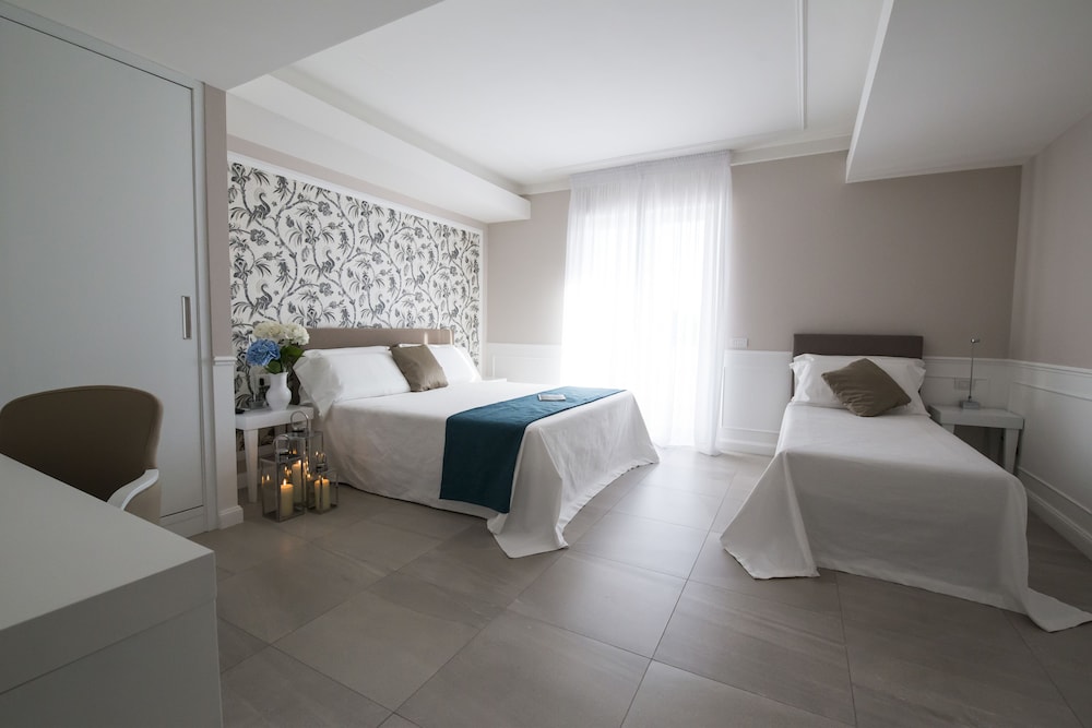 Bianco Riccio Suite Hotel 21/79