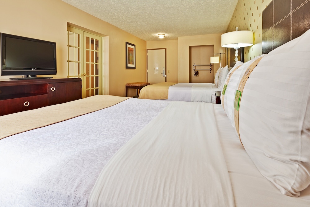 Holiday Inn Bloomington 21/53