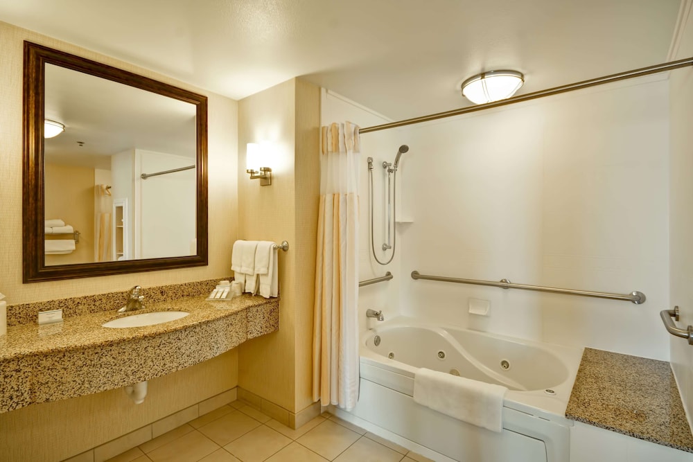 Hilton Garden Inn Tampa Riverview Brandon 37/53
