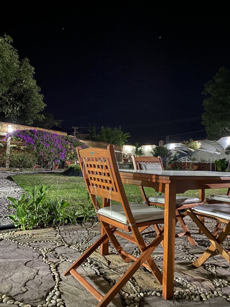Colibri Hotel B&B 37/39