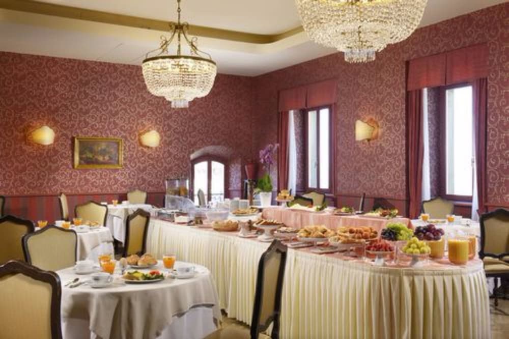 Hotel Titano 41/54