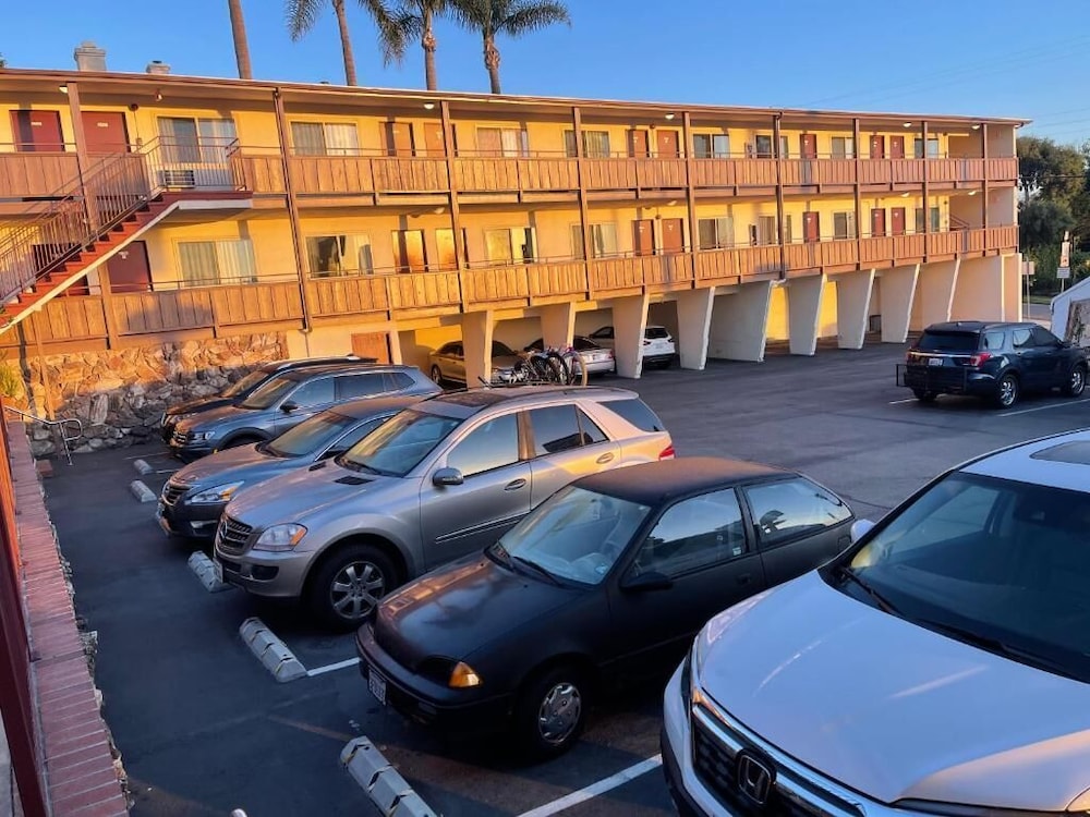 Seahorse Inn (CA) 12/18