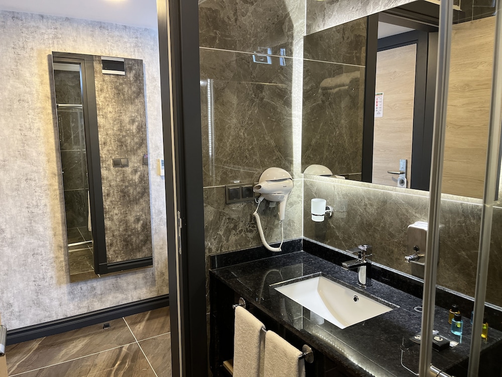 Avni Bey Otel 39/43