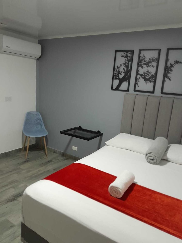 Hotel Nakama 24/50
