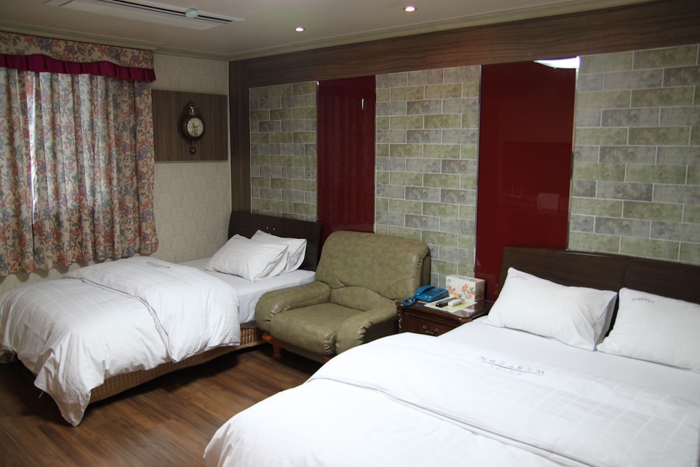 Western Hotel 14/47