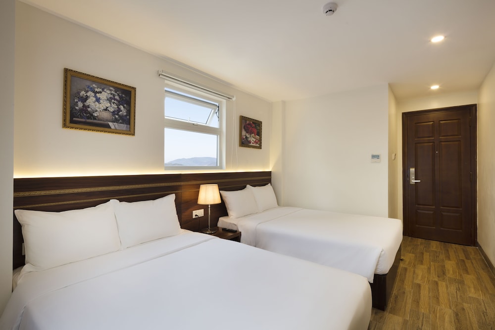Sea Pearl Hotel 7/73